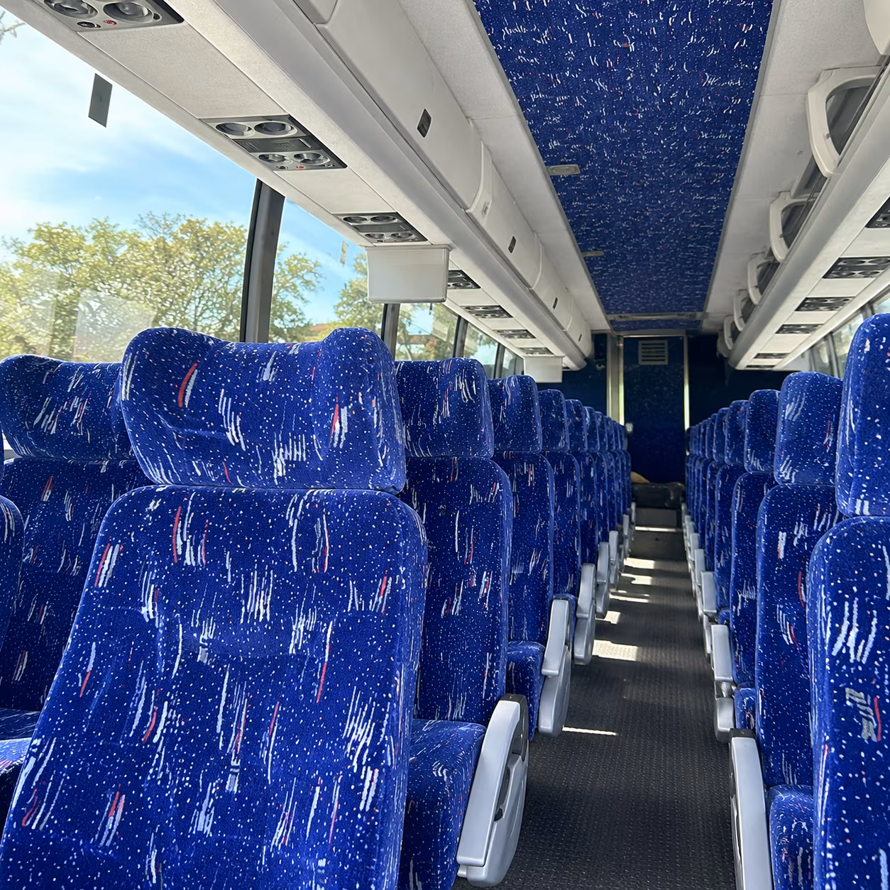 book group transportation for your next airport transfer 4