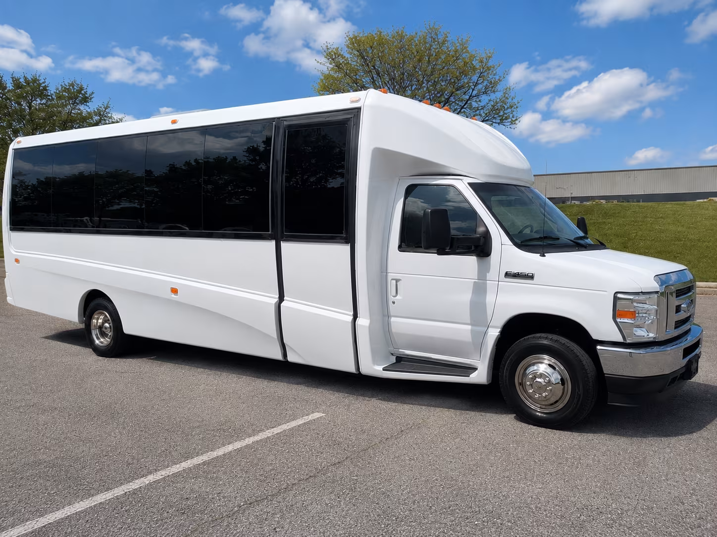 corporate airport transfer buses to and from sav