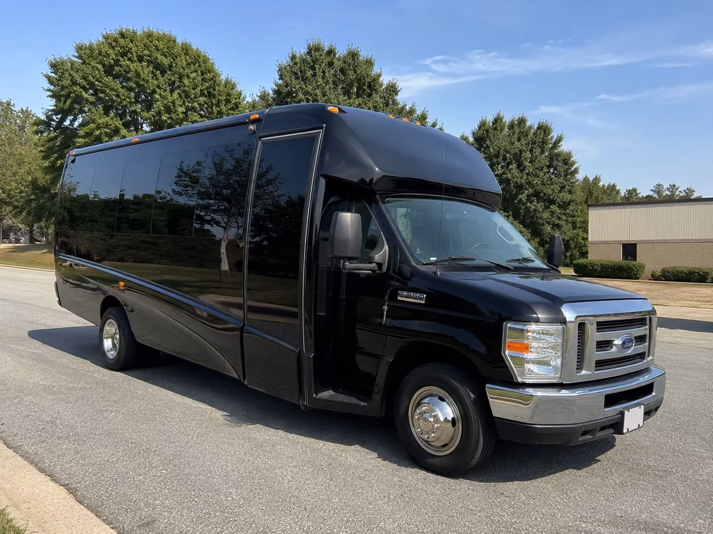 minibus rentals for savannah birthday winery and distillery tours